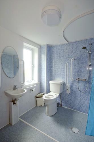 Hostal Bridge House Guest House