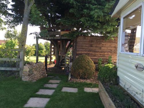 Rew Farm Country & Equestrian Accommodation