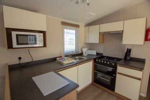 Newquay Bay Resort - Families And Couples Only
