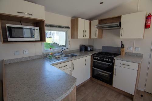 Newquay Bay Resort - Families And Couples Only