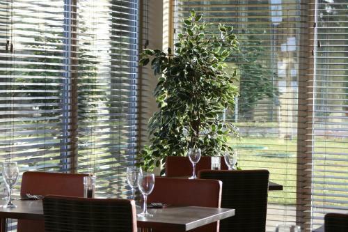 The Lodge At Perth Racecourse
