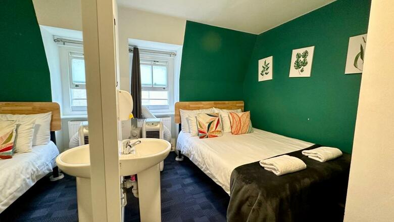 Hotel Smart Hyde Pk Inn(dormitories)