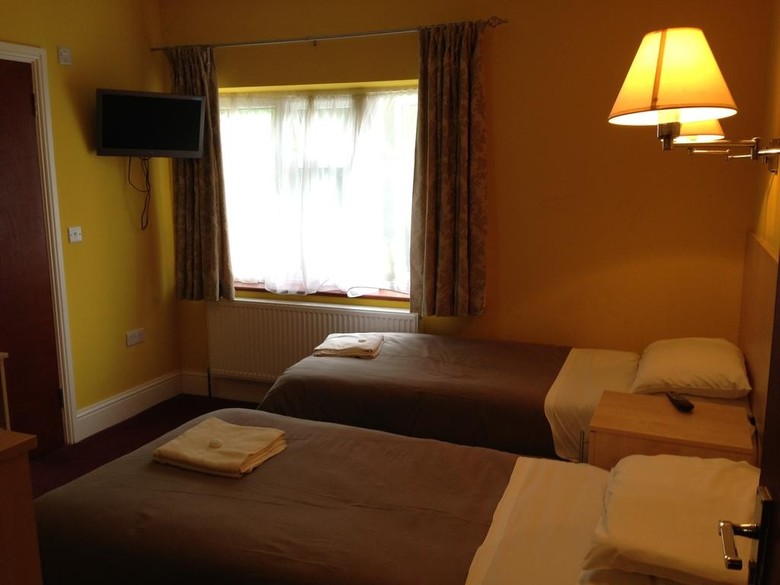 Bed & Breakfast Acton Town Hotel