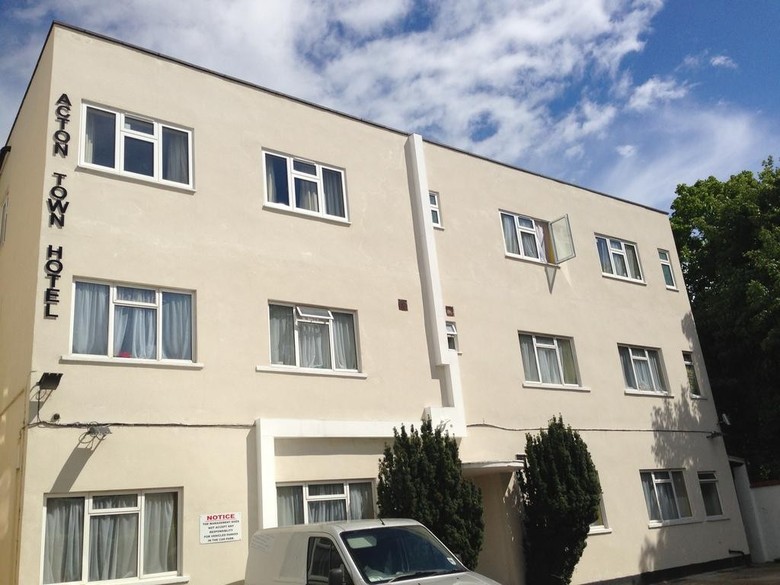 Bed & Breakfast Acton Town Hotel
