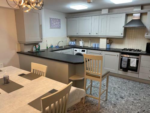 The Beeches - Serviced Duplex Apartment