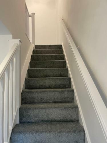 The Beeches - Serviced Duplex Apartment