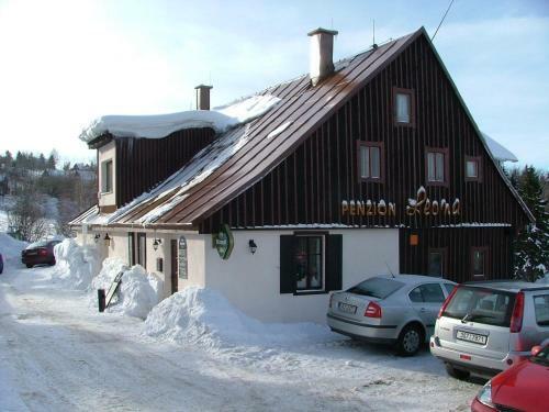 Hostal Guest House Leona