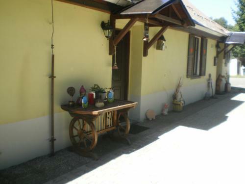 Hostal Guest House Leona