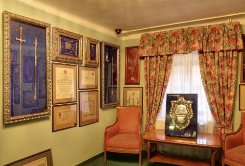 Hostal Pension Masonic House