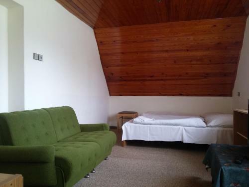 Hostal Penzion Lovochemie