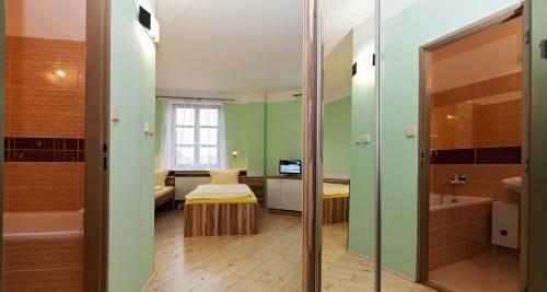 Hotel N