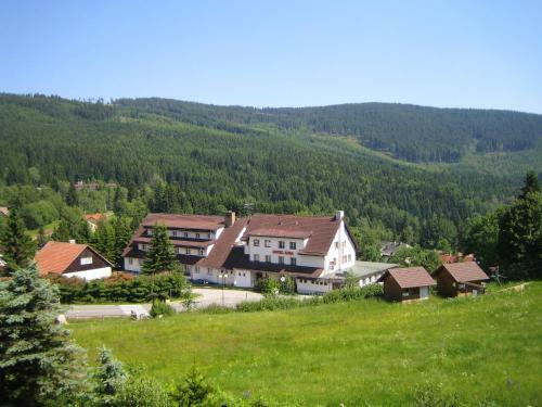 Hostal Ubytov�n� Ly?a?sk� ?kola
