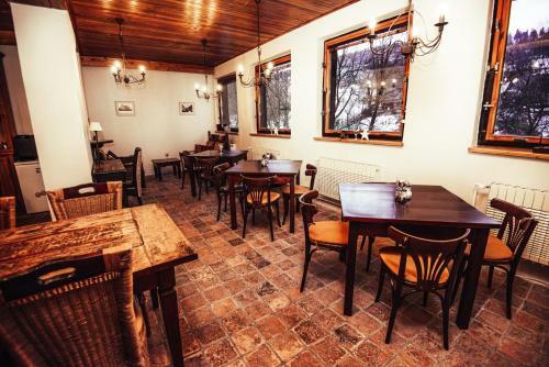 Hostal Penzion ?ert