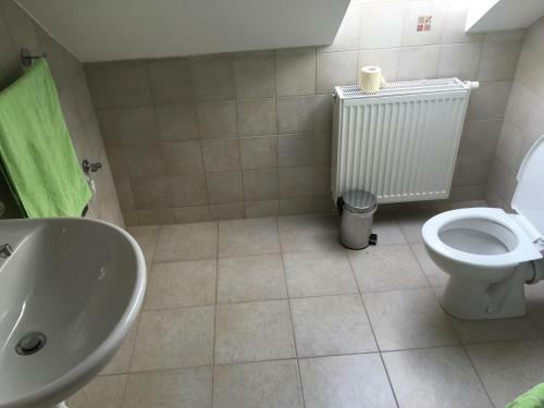 Hostal Kr�lovick� Dv?r