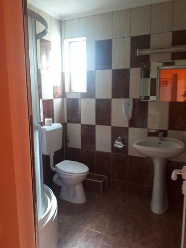 Hostal Vila Tom Cris