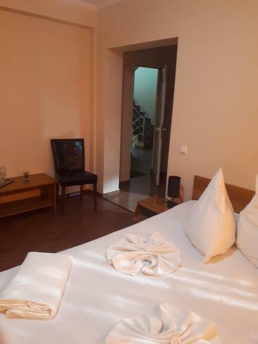 Hostal Vila Tom Cris