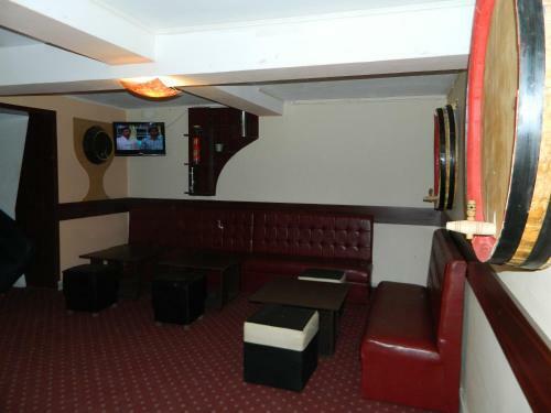 Hostal Vila Tom Cris