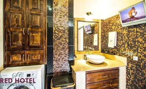 Red Hotel Retro Apartment