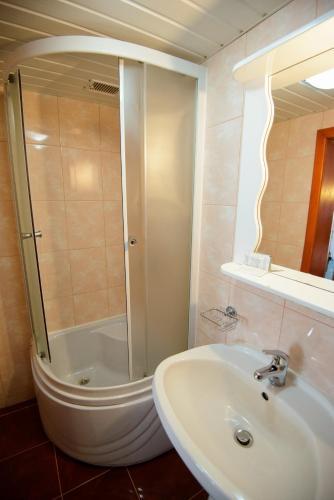 Hostal Pensiunea Malina