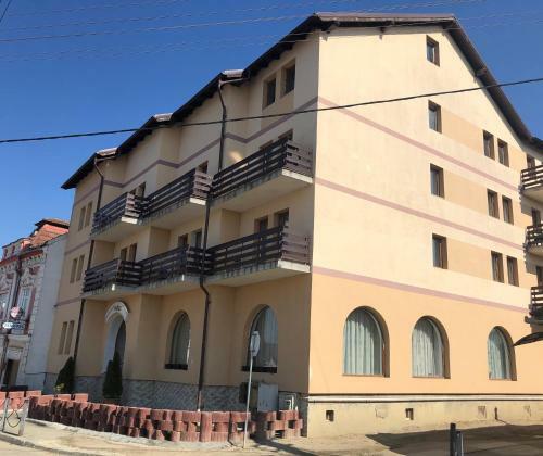 Hostal Pensiune Restaurant Indus