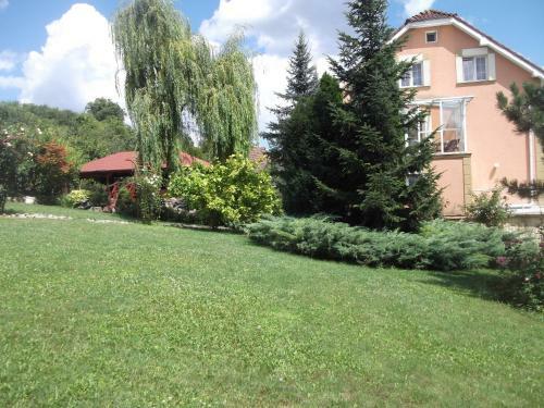 Hostal Pensiunea Raze De Soare