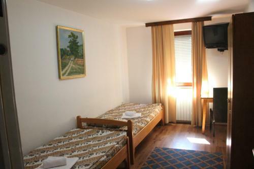 Hostel S