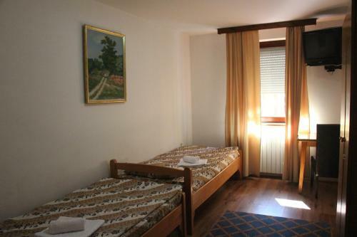 Hostel S