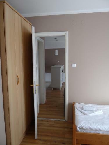 Hostel S