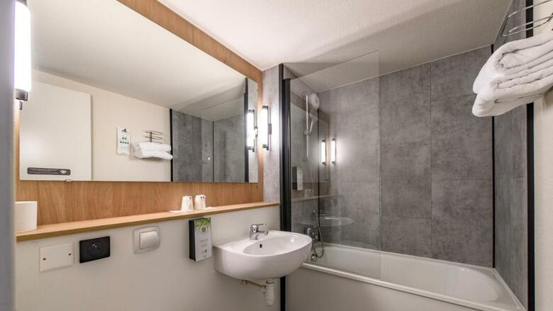 Hotel Campanile - Nimes Centre Mas-carbonnel