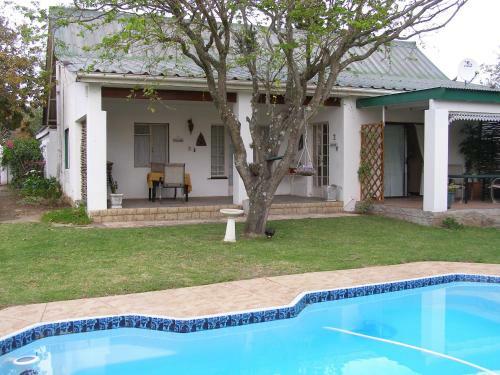 Hostal Falcon Crest Self Catering Cottages