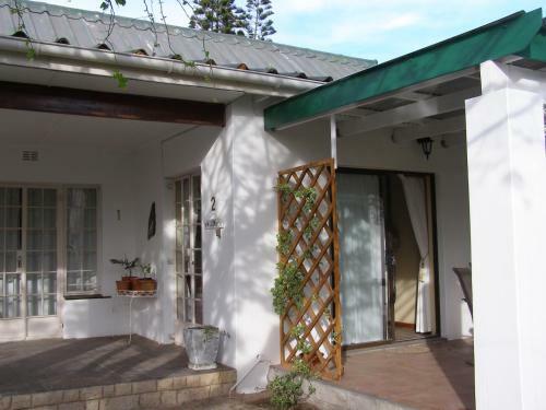 Hostal Falcon Crest Self Catering Cottages
