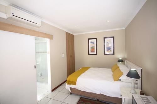 Hostal Marren House