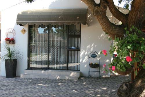 Bed & Breakfast Corner House Accommodation