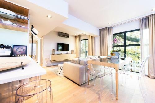 Collection Luxury Apartments - Concord 11