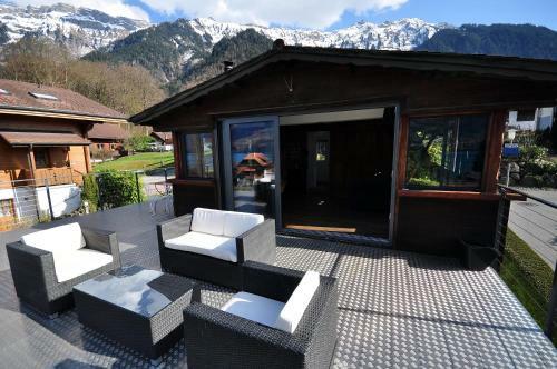 Lake View Chalet