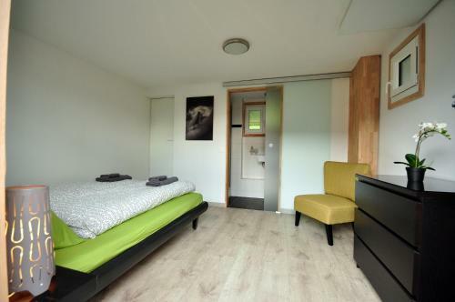 Lake View Chalet