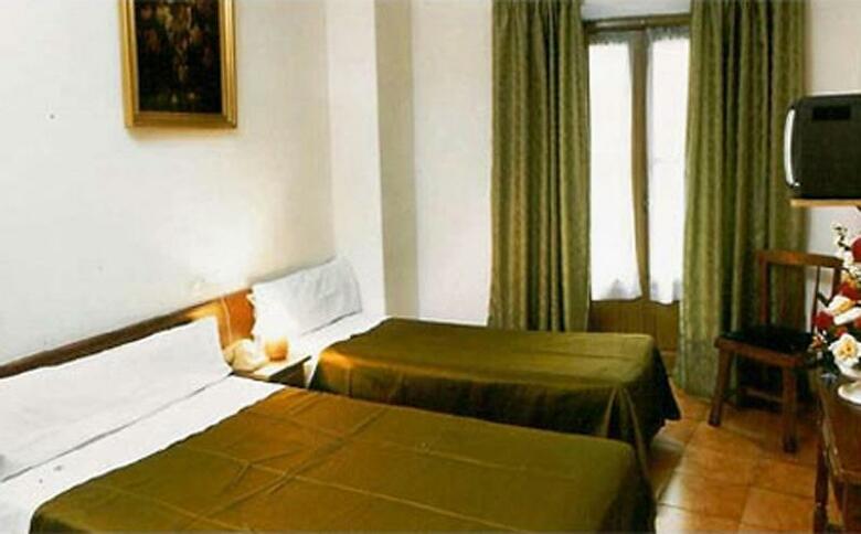 Hostal B&B Hotel Madrid Centro Fuencarral 52