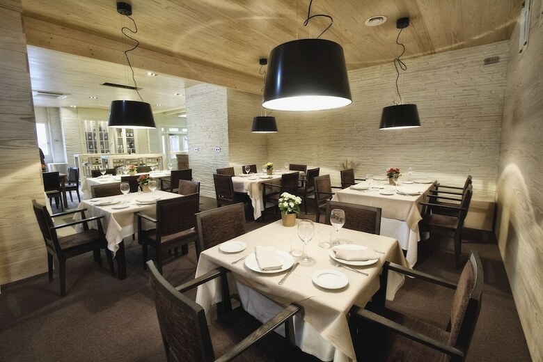 Hotel Arcea Los Lagos