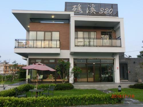 Jiaoxi 320 B&B