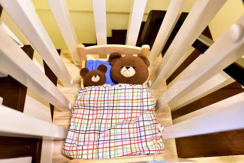 Bed & Breakfast Happiness Childhood