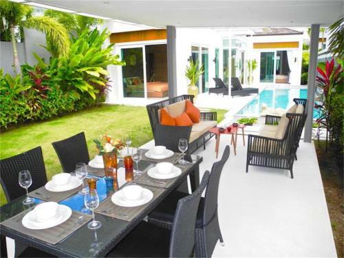 Skylight 2 Bedrooms New Villa In Kamala