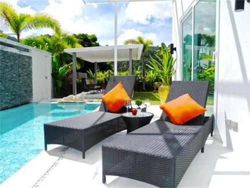 Skylight 2 Bedrooms New Villa In Kamala