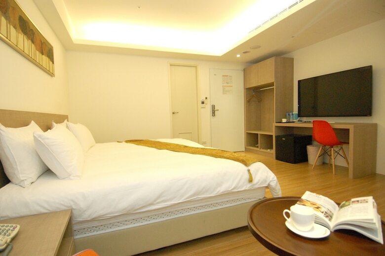 Posada Season 5 Inn
