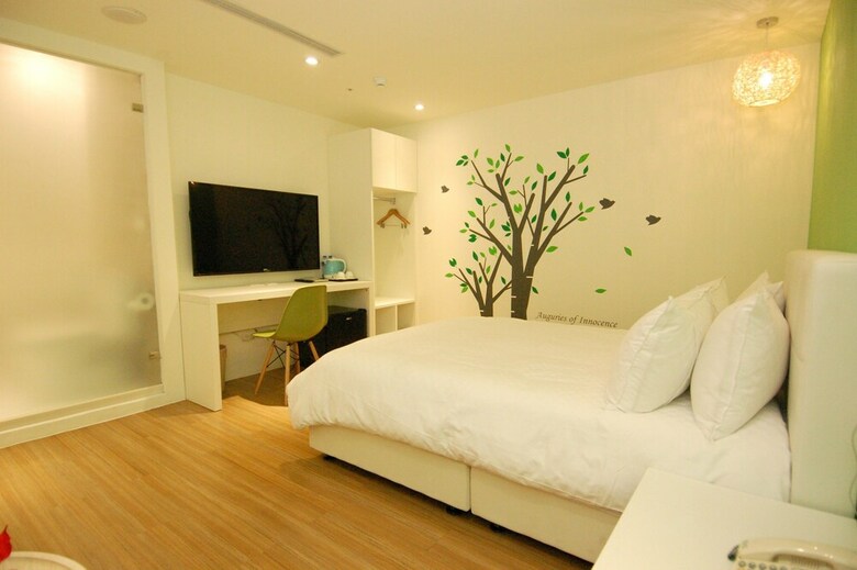 Posada Season 5 Inn