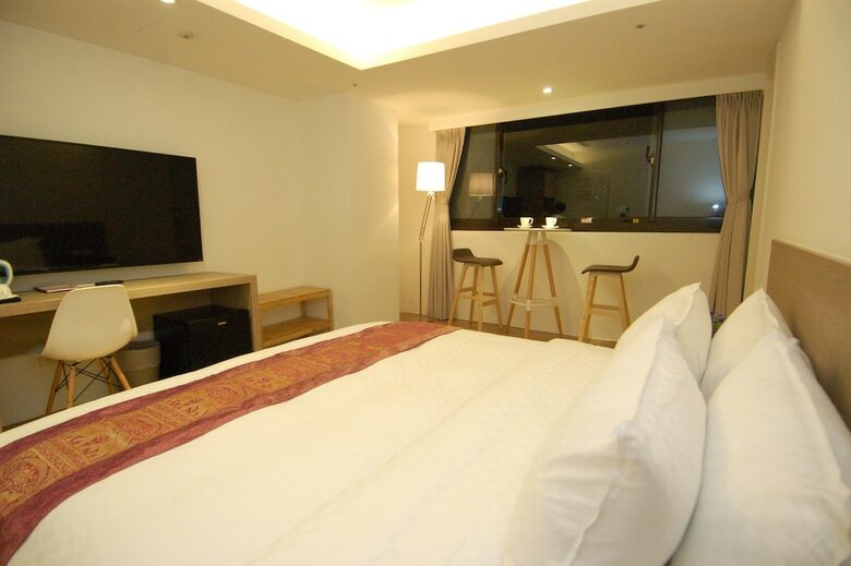 Posada Season 5 Inn