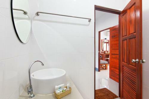 Breeze Bay Villa