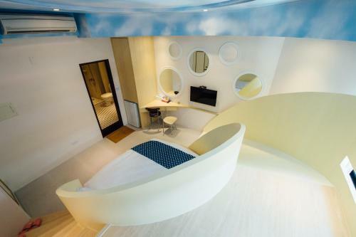 Yellowkite Hotel