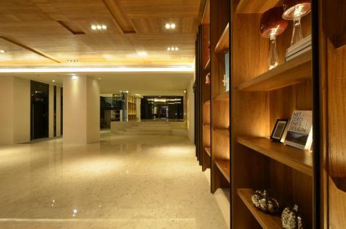 Amici Hotel Six Star Hostel