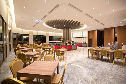 Kaishen Starlight Hotel