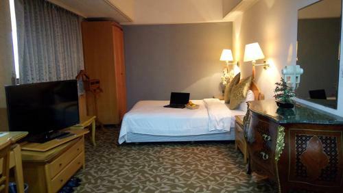 Berkeley Business Hotel Zhongzheng